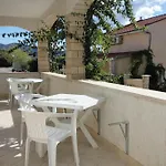 Seaside With A Swimming Pool Zavalatica, Korcula - 9151 Apartman *