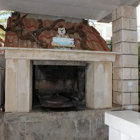 Seaside With A Swimming Pool Zavalatica, Korcula - 9151 *