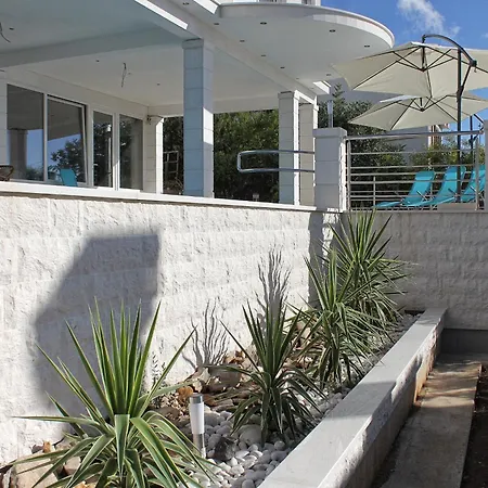 Seaside With A Swimming Pool Zavalatica, Korcula - 9151