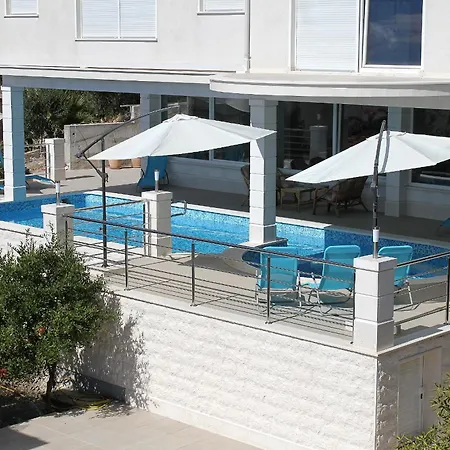 アパート Seaside With A Swimming Pool Zavalatica, Korcula - 9151 ザヴァラティサ