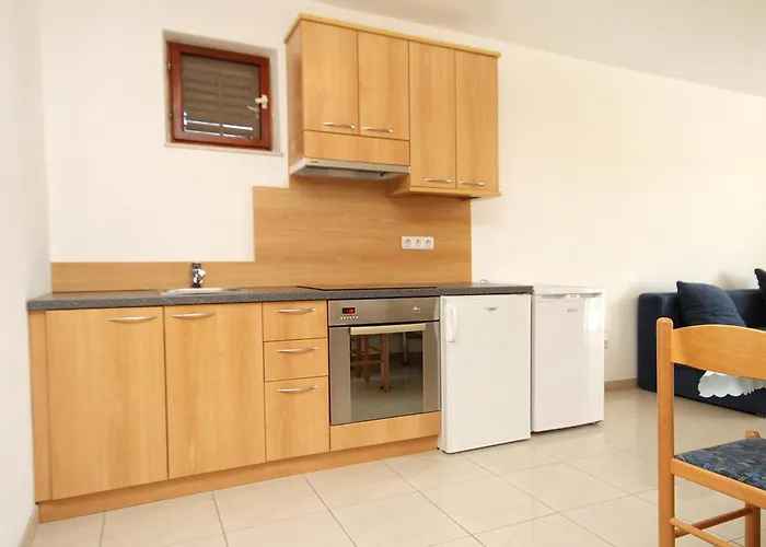 Seaside With A Swimming Pool Zavalatica, Korcula - 9151 شقة