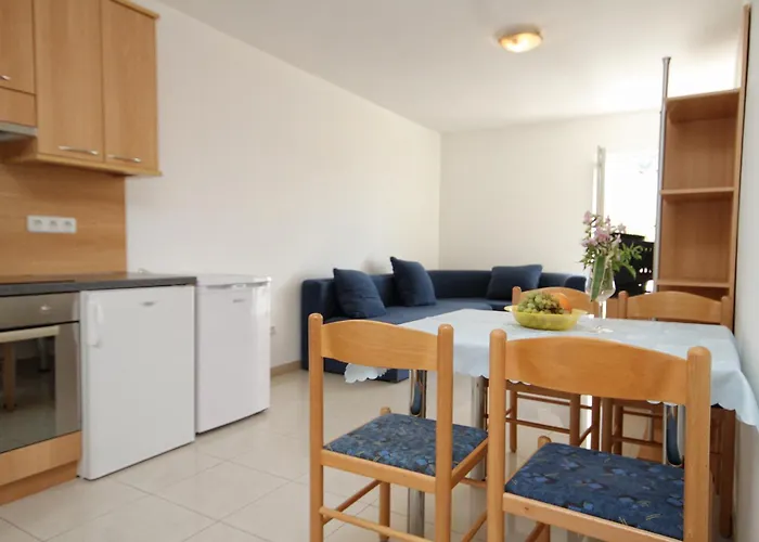 Seaside With A Swimming Pool Zavalatica, Korcula - 9151 شقة *