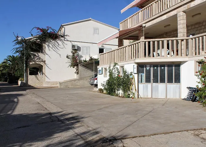 Seaside With A Swimming Pool Zavalatica, Korcula - 9151 *