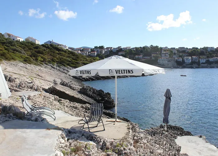 Seaside With A Swimming Pool Zavalatica, Korcula - 9151 شقة *