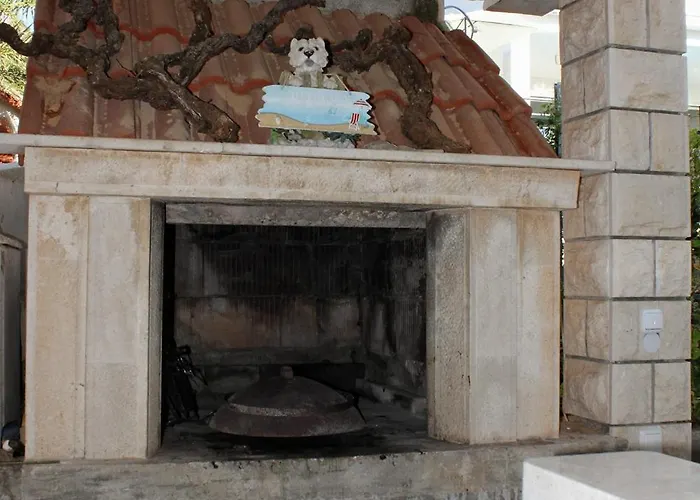 Seaside With A Swimming Pool Zavalatica, Korcula - 9151 *