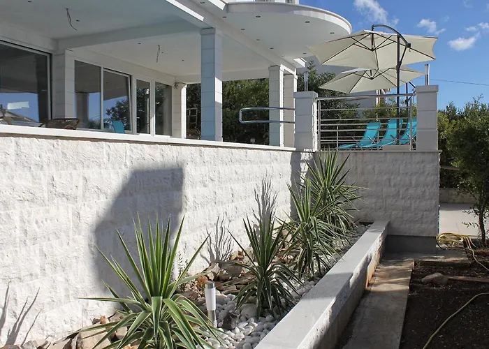 Seaside With A Swimming Pool Zavalatica, Korcula - 9151