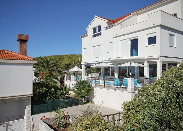 شقة Seaside With A Swimming Pool Zavalatica, Korcula - 9151